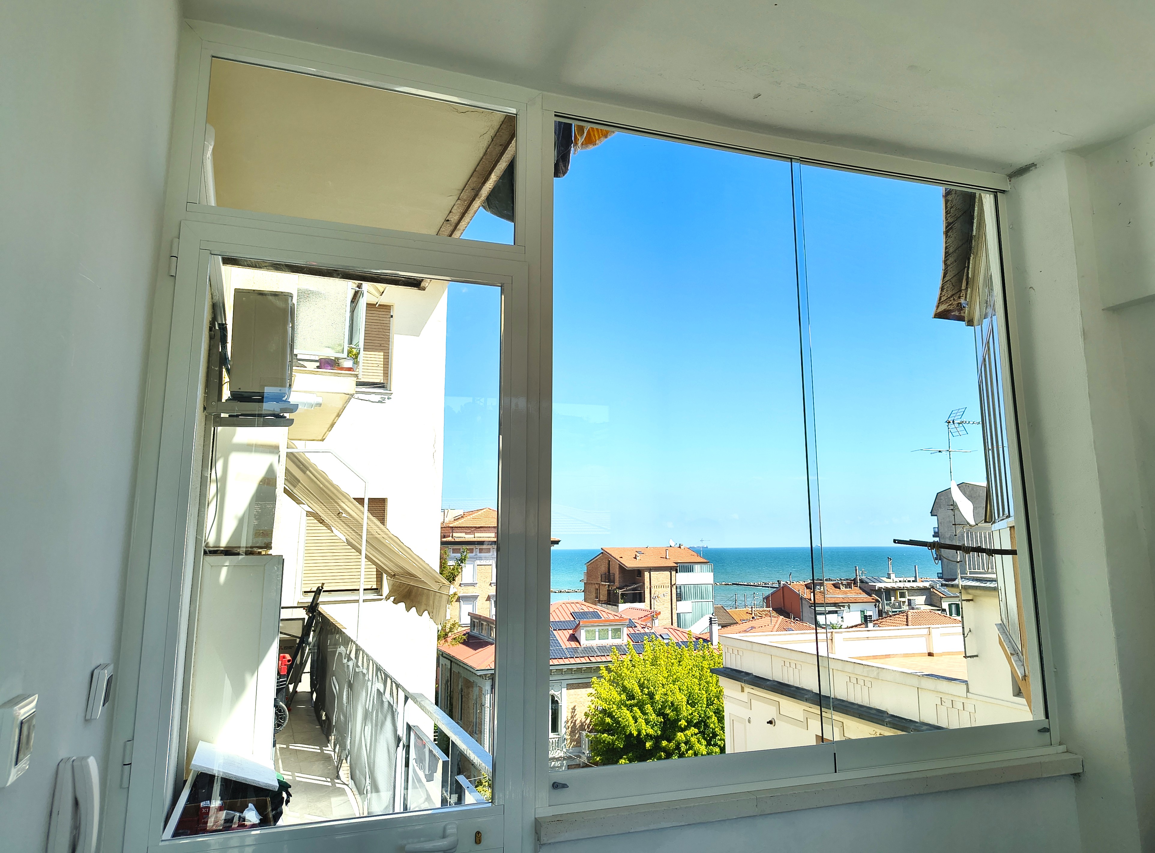 Vetrate Panoramiche - Falconara 2-4 — vetrata panoramica VEPA Residenziale | VETRO DESIGN ITALIA